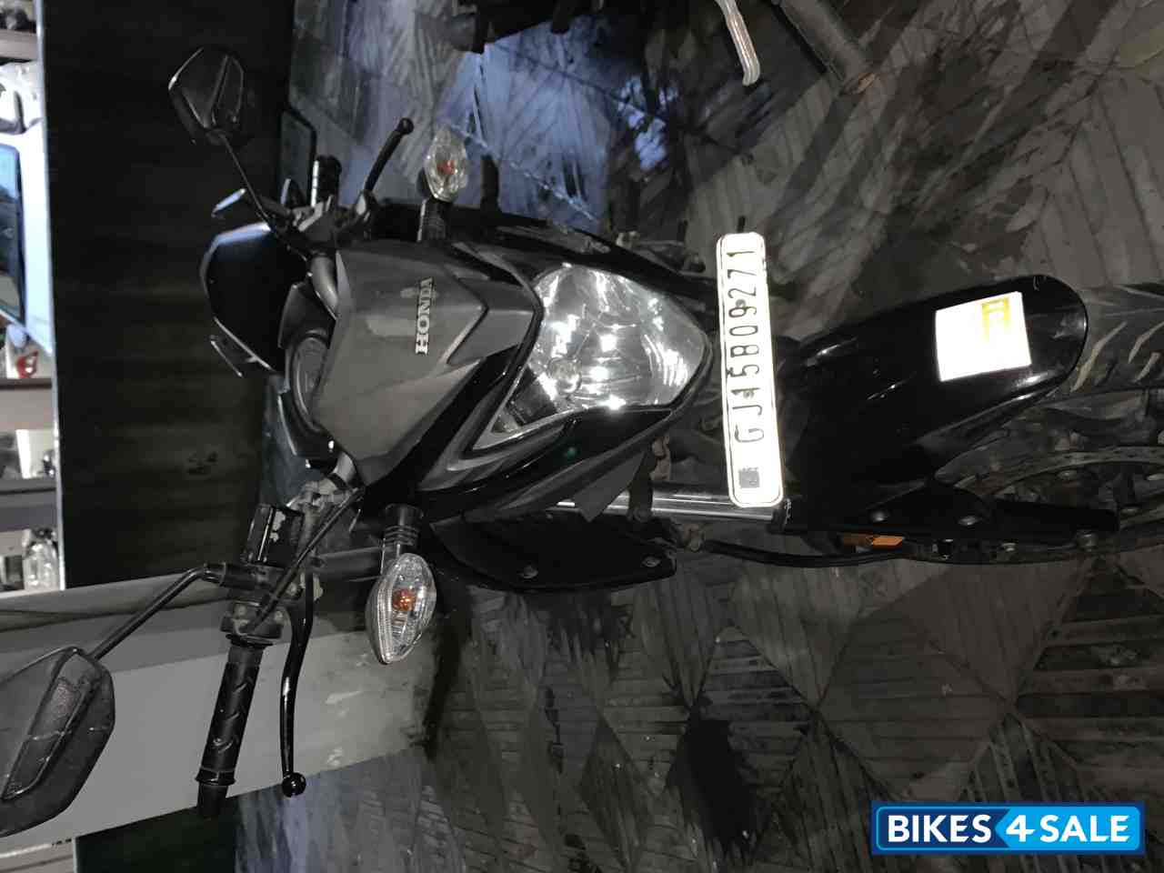 Honda CB Hornet 160R