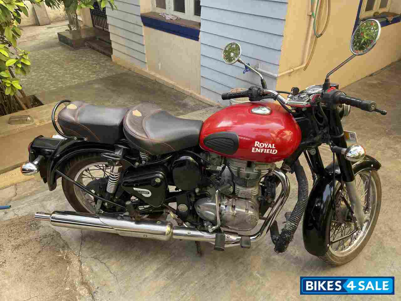 Red Royal Enfield Classic 350 Redditch Red