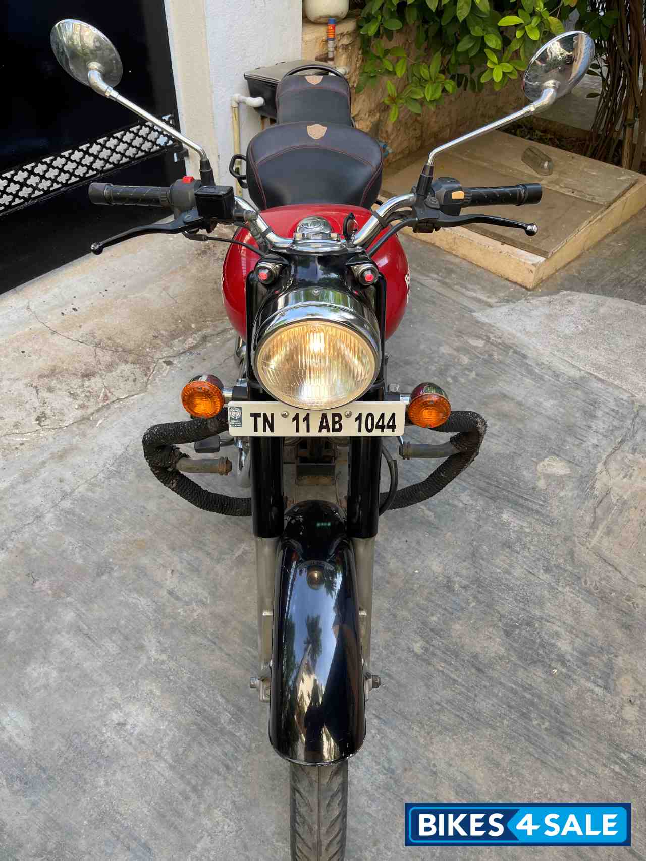 Red Royal Enfield Classic 350 Redditch Red