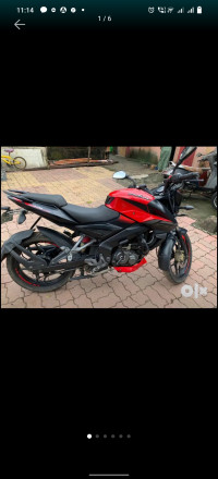 Red Bajaj Pulsar NS 160