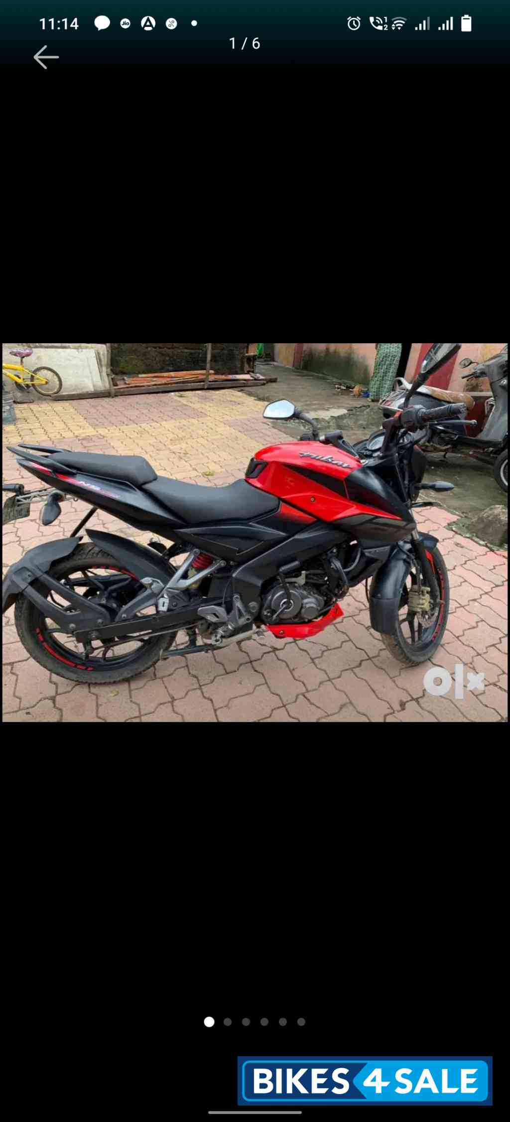 Red Bajaj Pulsar NS 160