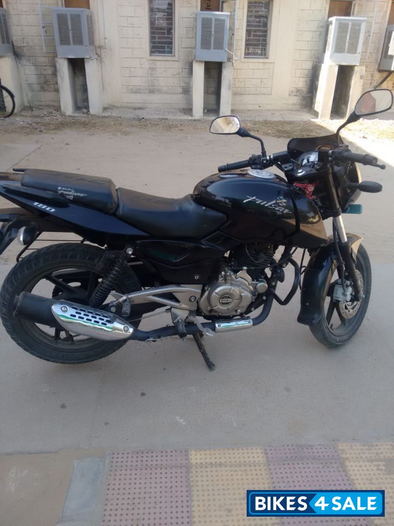 Black Bajaj Pulsar 180 DTSi