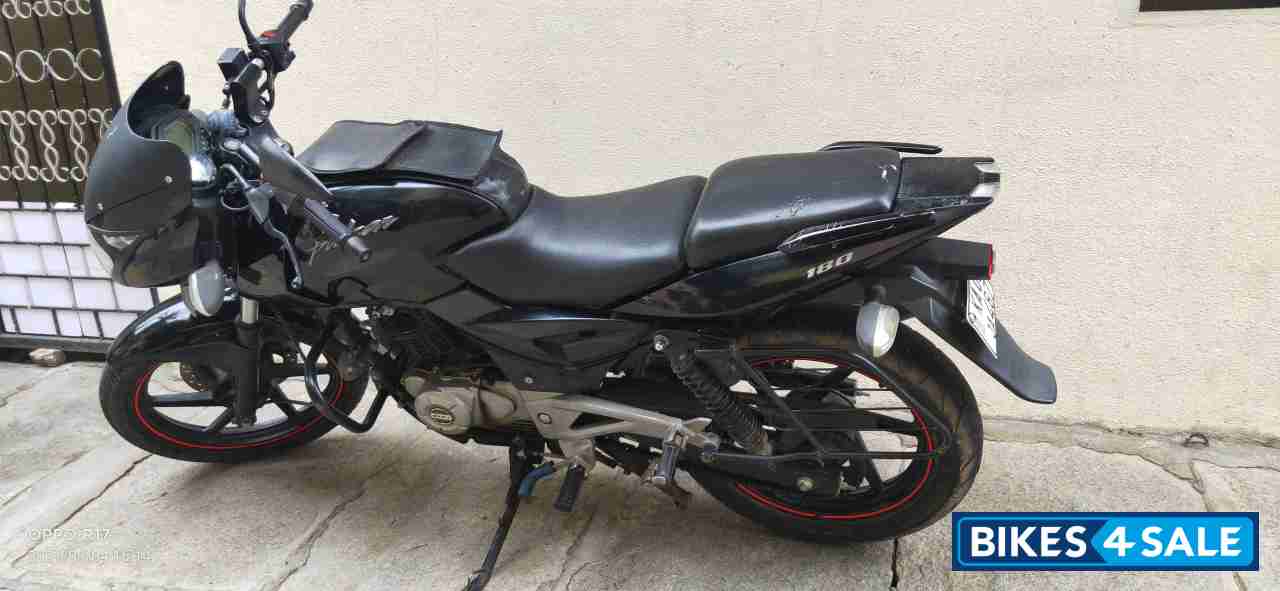 Black Bajaj Pulsar 180