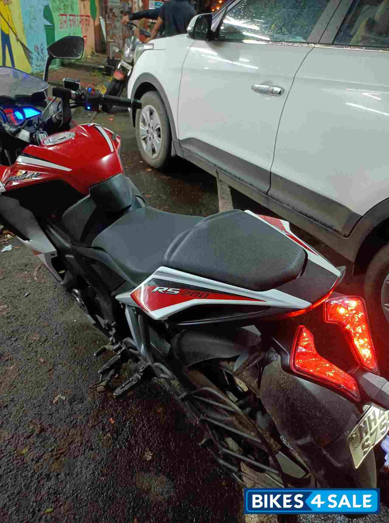 Bajaj Pulsar RS 200 ABS