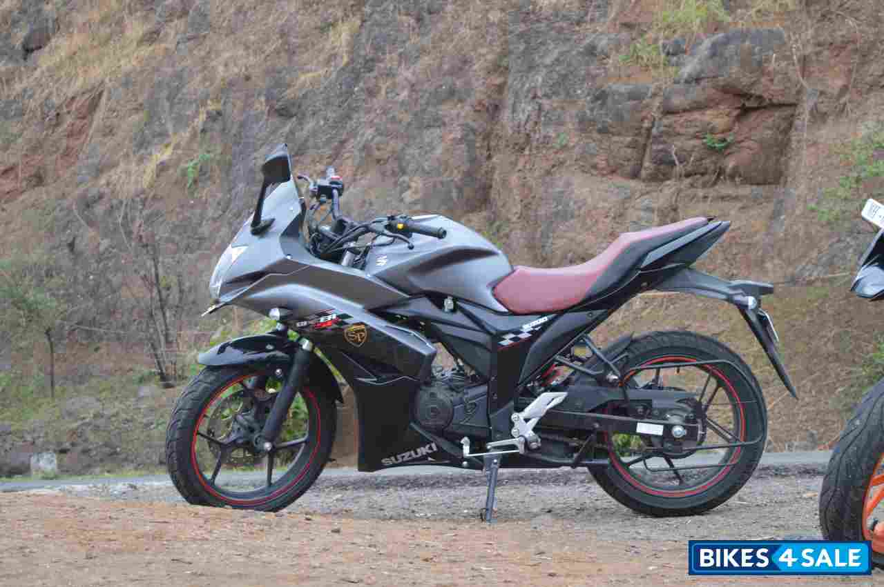 Matt Grey Suzuki Gixxer SF SP