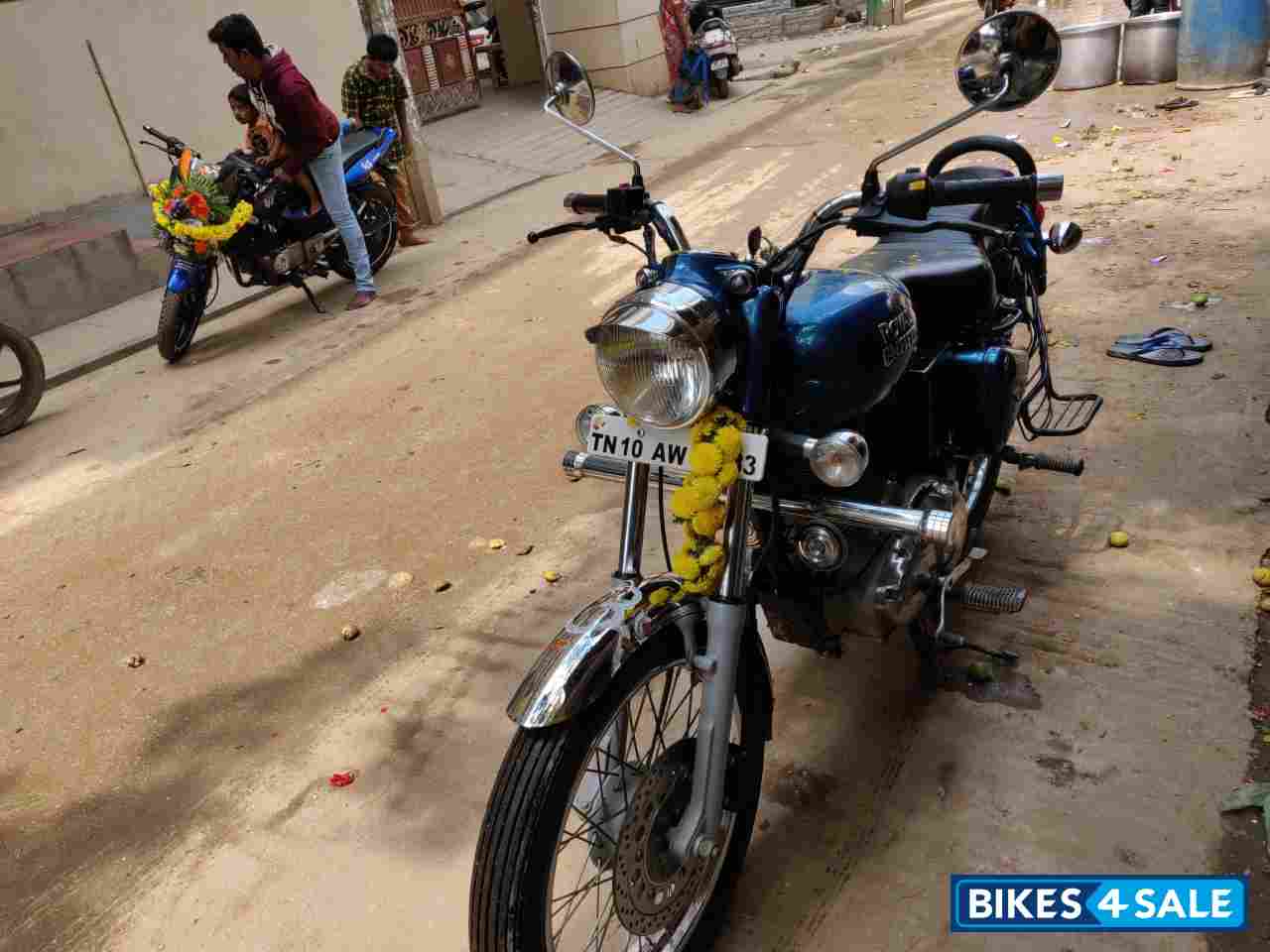 Blue Royal Enfield Bullet 350 Twinspark
