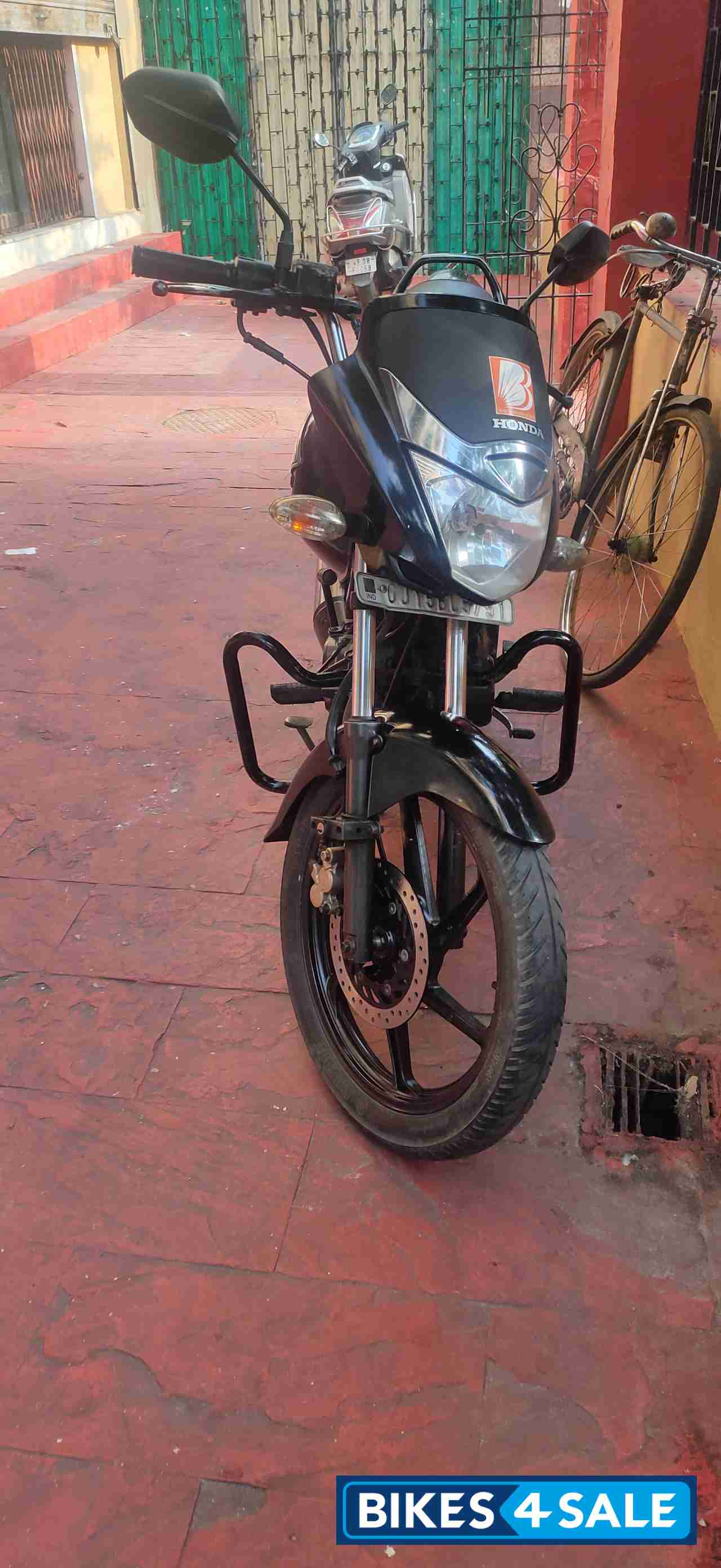 Black Honda CB Unicorn