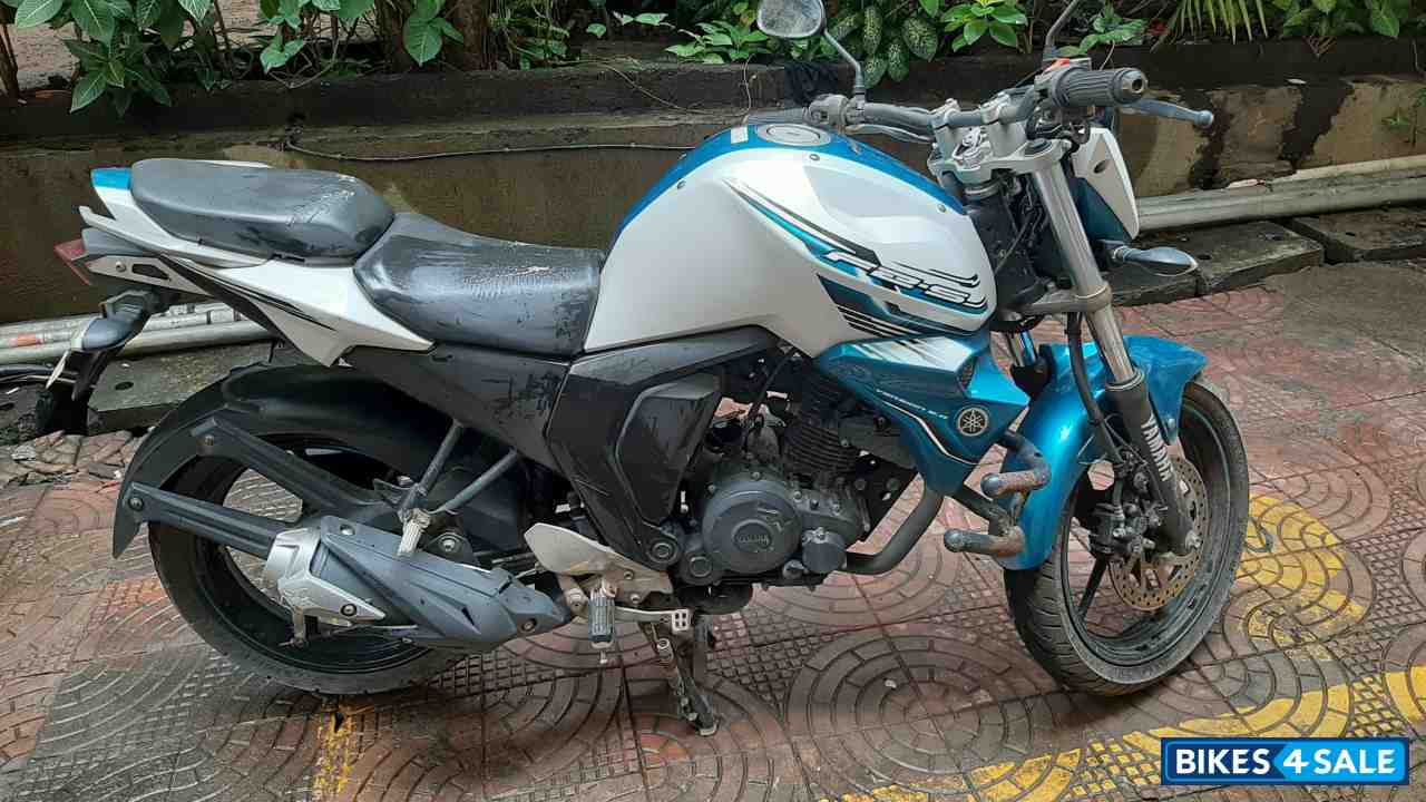 Yamaha FZ FI V2