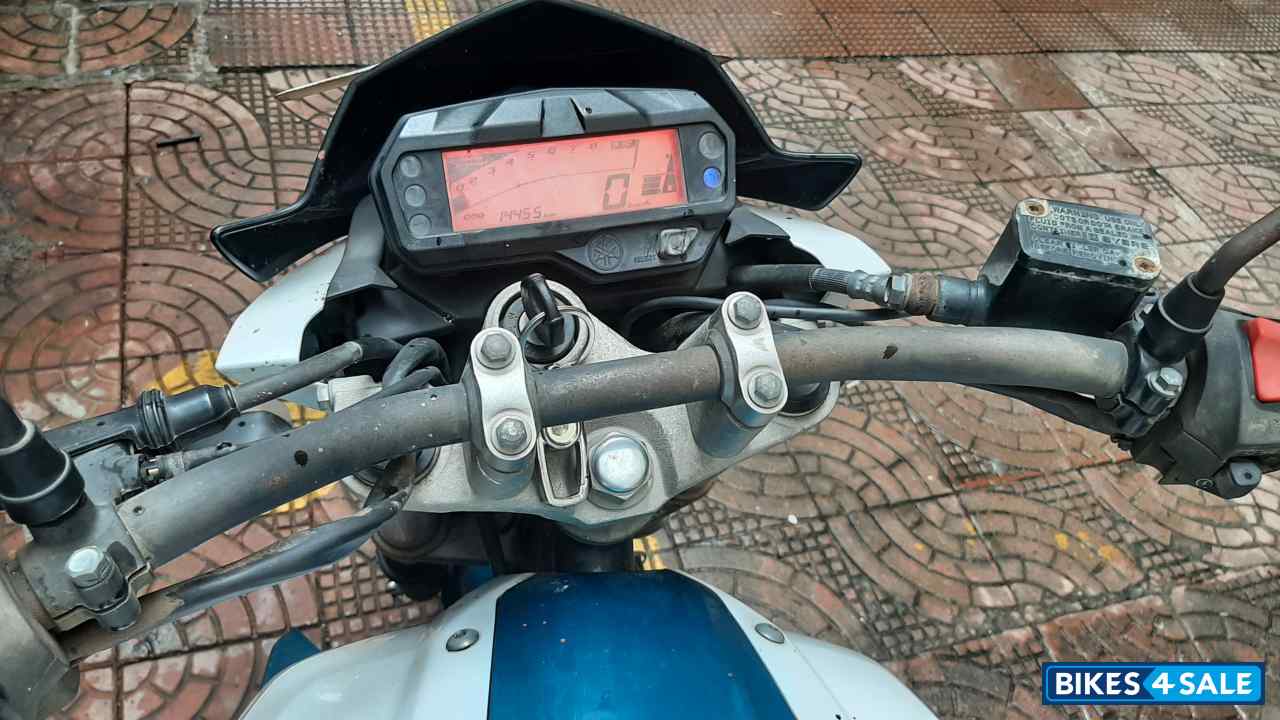 Yamaha FZ FI V2