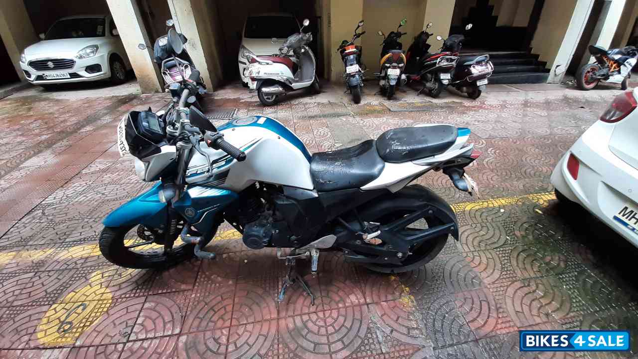 Yamaha FZ FI V2