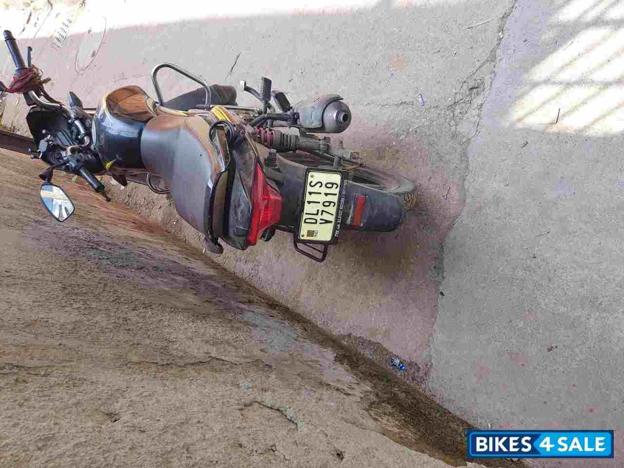 TVS Victor Premium Edition