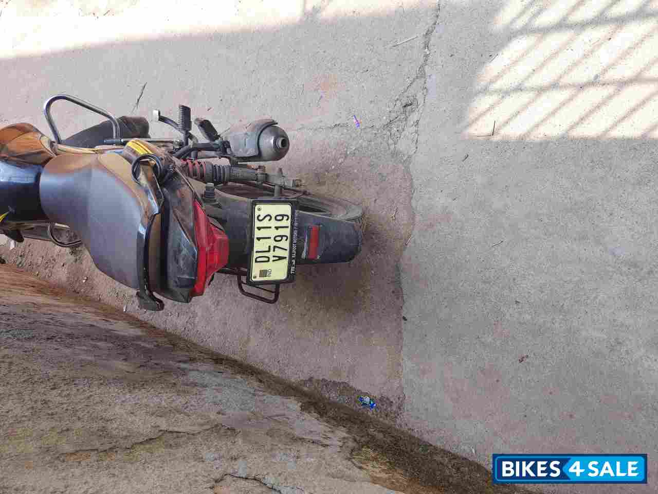 TVS Victor Premium Edition