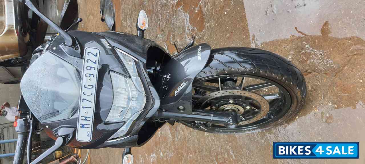 Mat Black Suzuki Gixxer SF 250