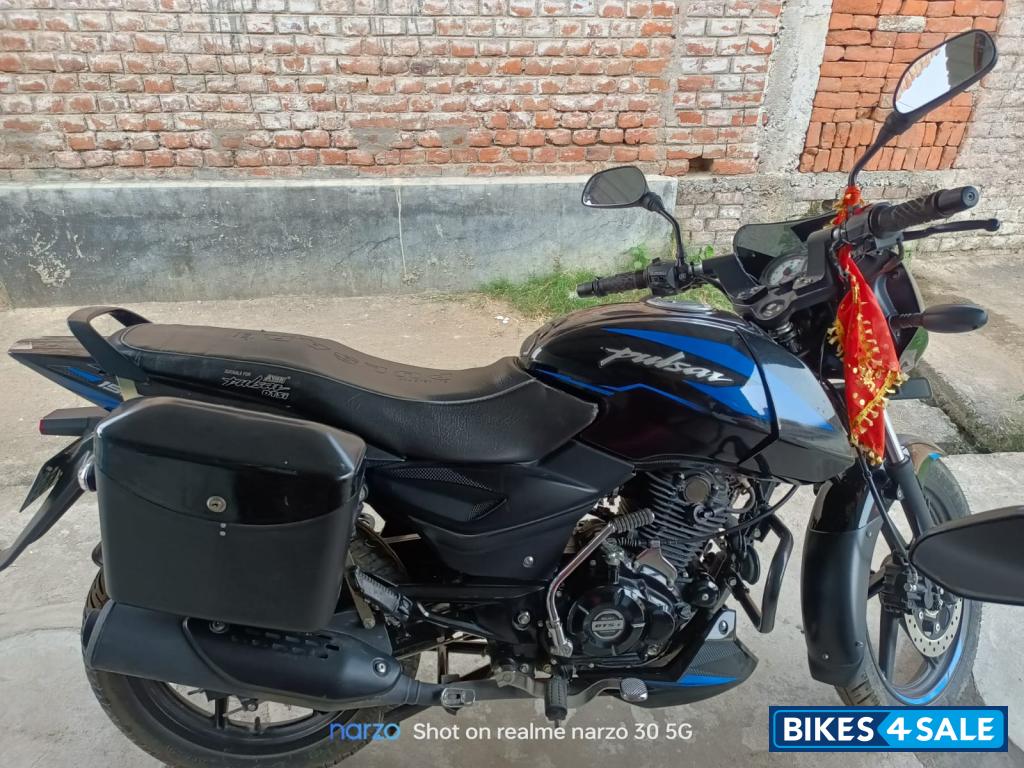 Black,blue Bajaj Pulsar 150 BS6 Black,blue Bajaj Pulsar 150 BS6
