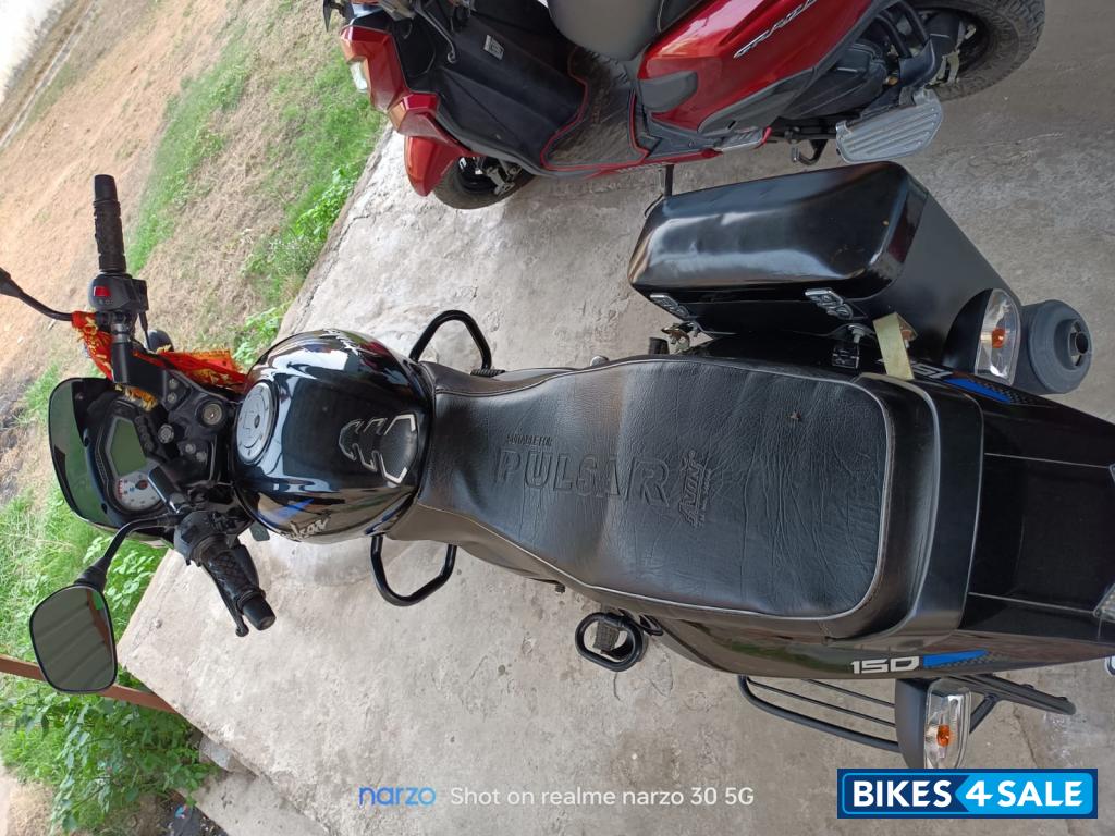 Black,blue Bajaj Pulsar 150 BS6 Black,blue Bajaj Pulsar 150 BS6