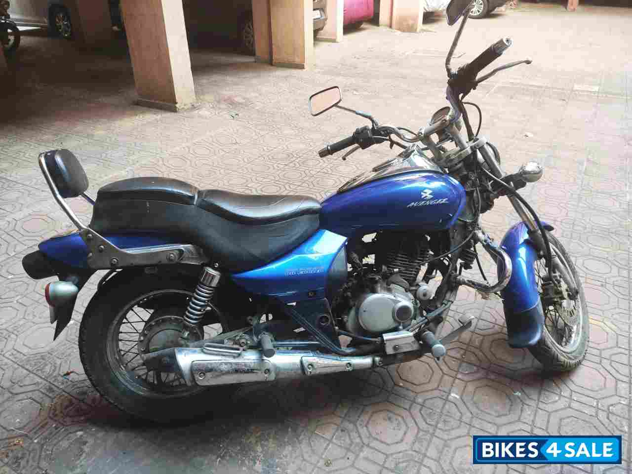 Bajaj Avenger 200 DTS-i