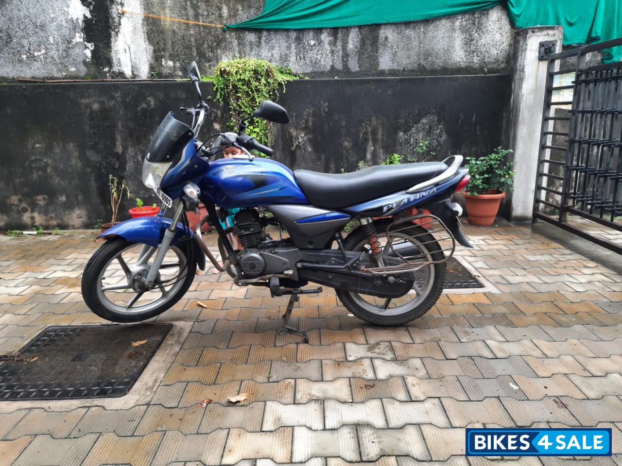 Blue Bajaj Platina 100