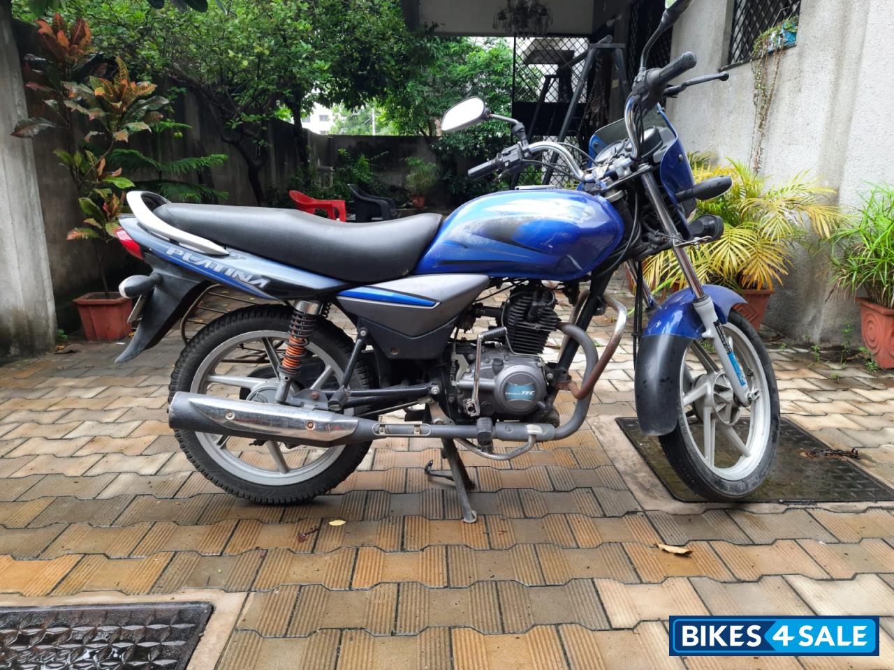 Blue Bajaj Platina 100