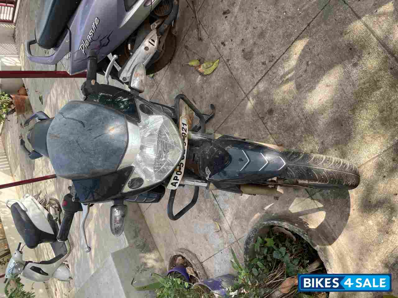 Black TVS Apache RTR 180