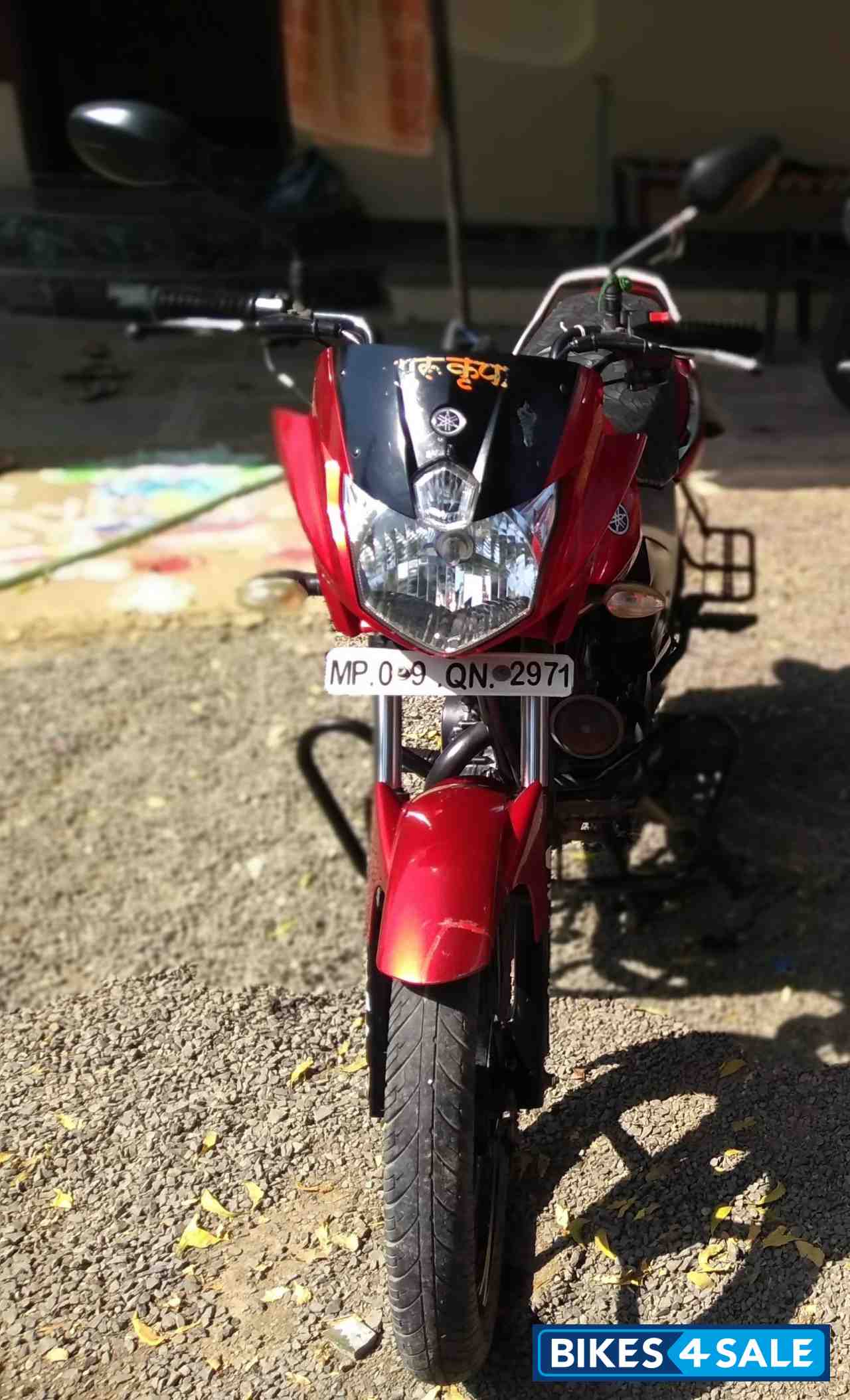 Red Black Yamaha Saluto 125