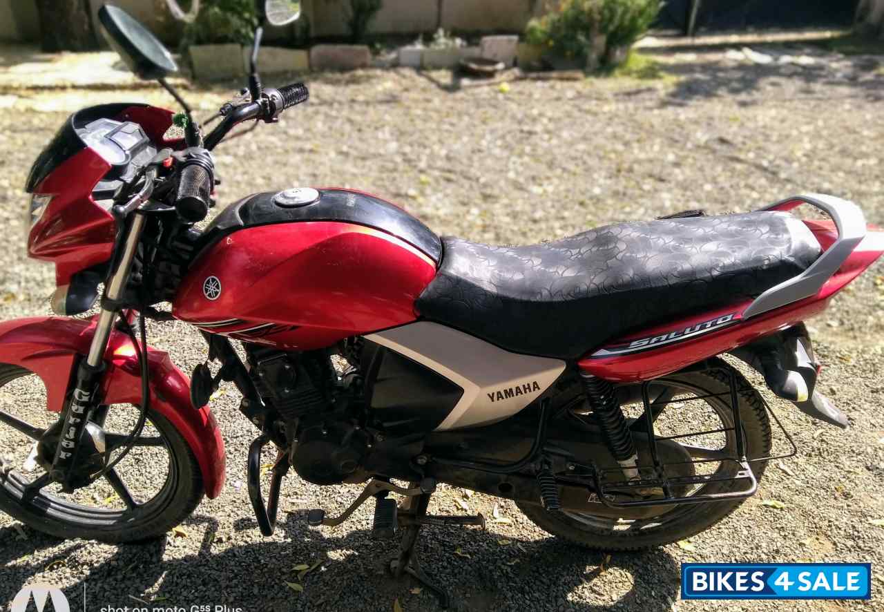 Red Black Yamaha Saluto 125
