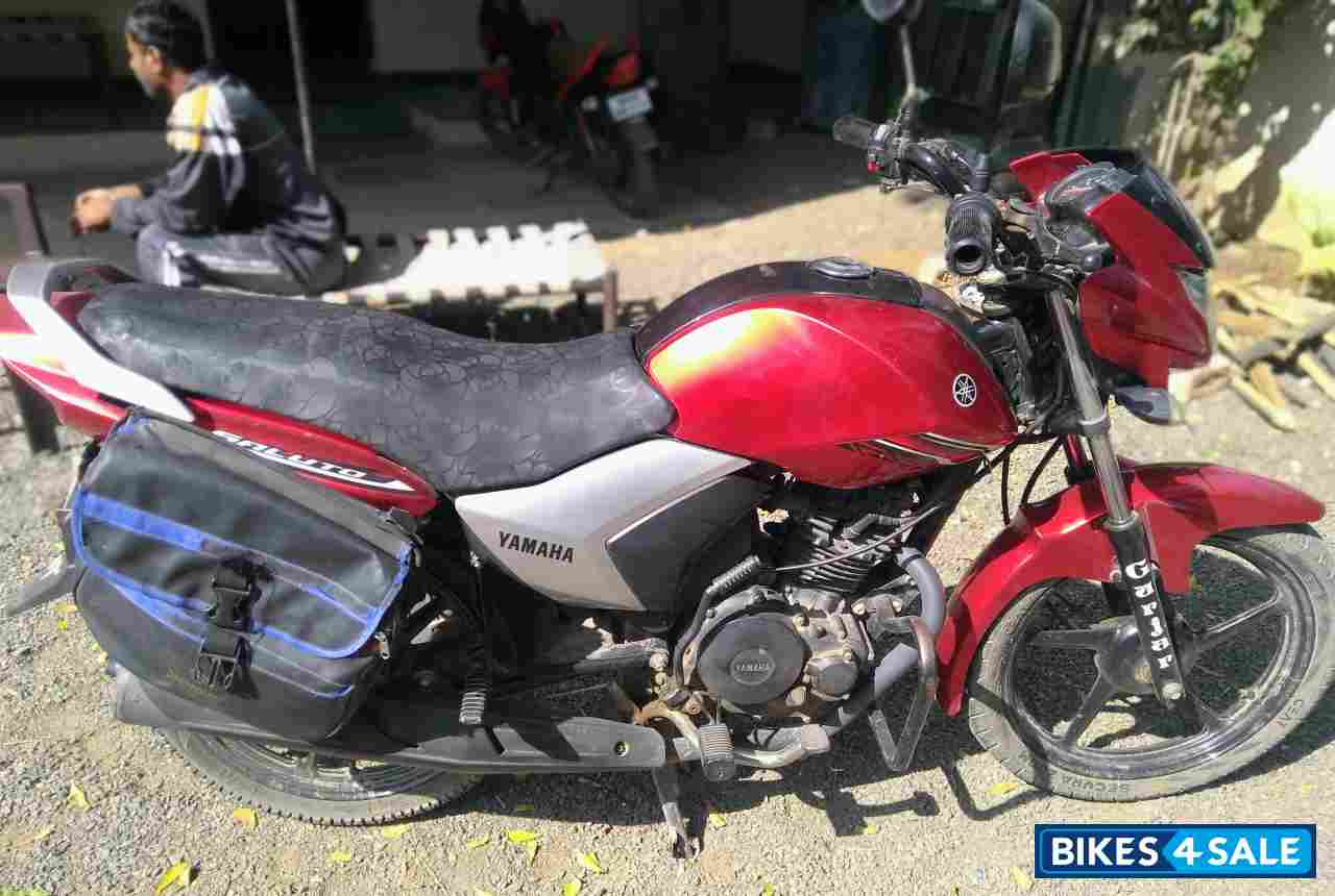 Red Black Yamaha Saluto 125