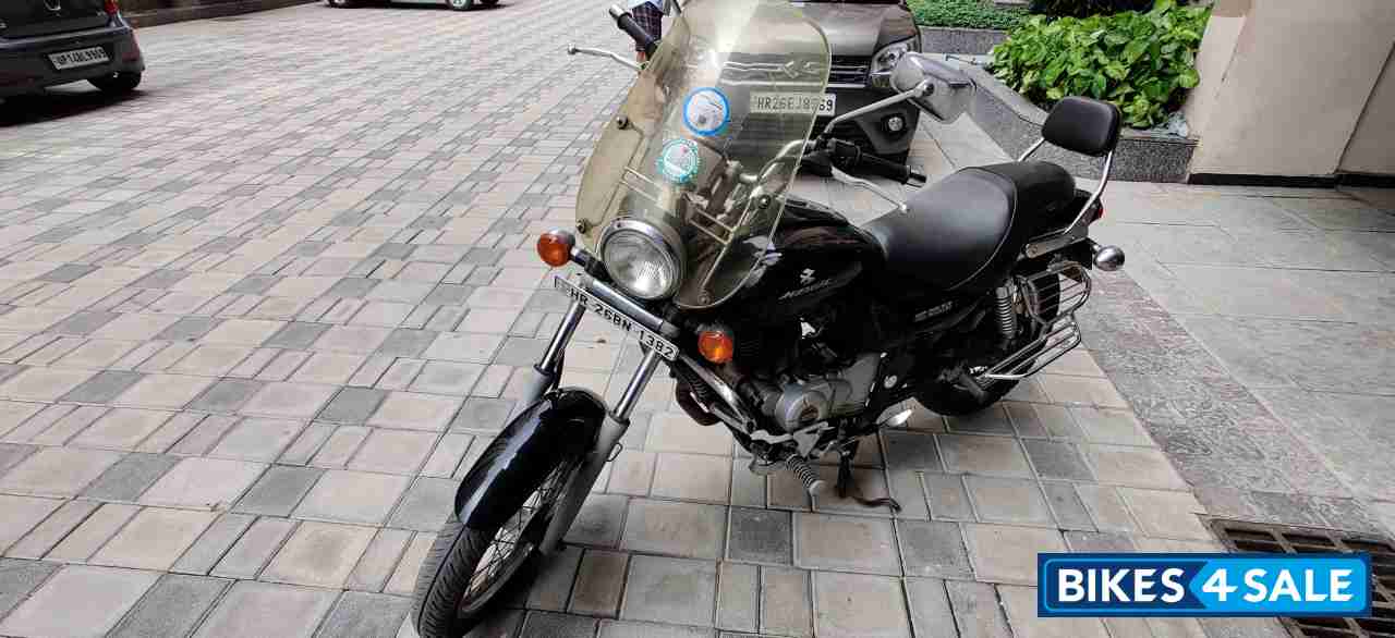 Bajaj Avenger 220 DTS-i