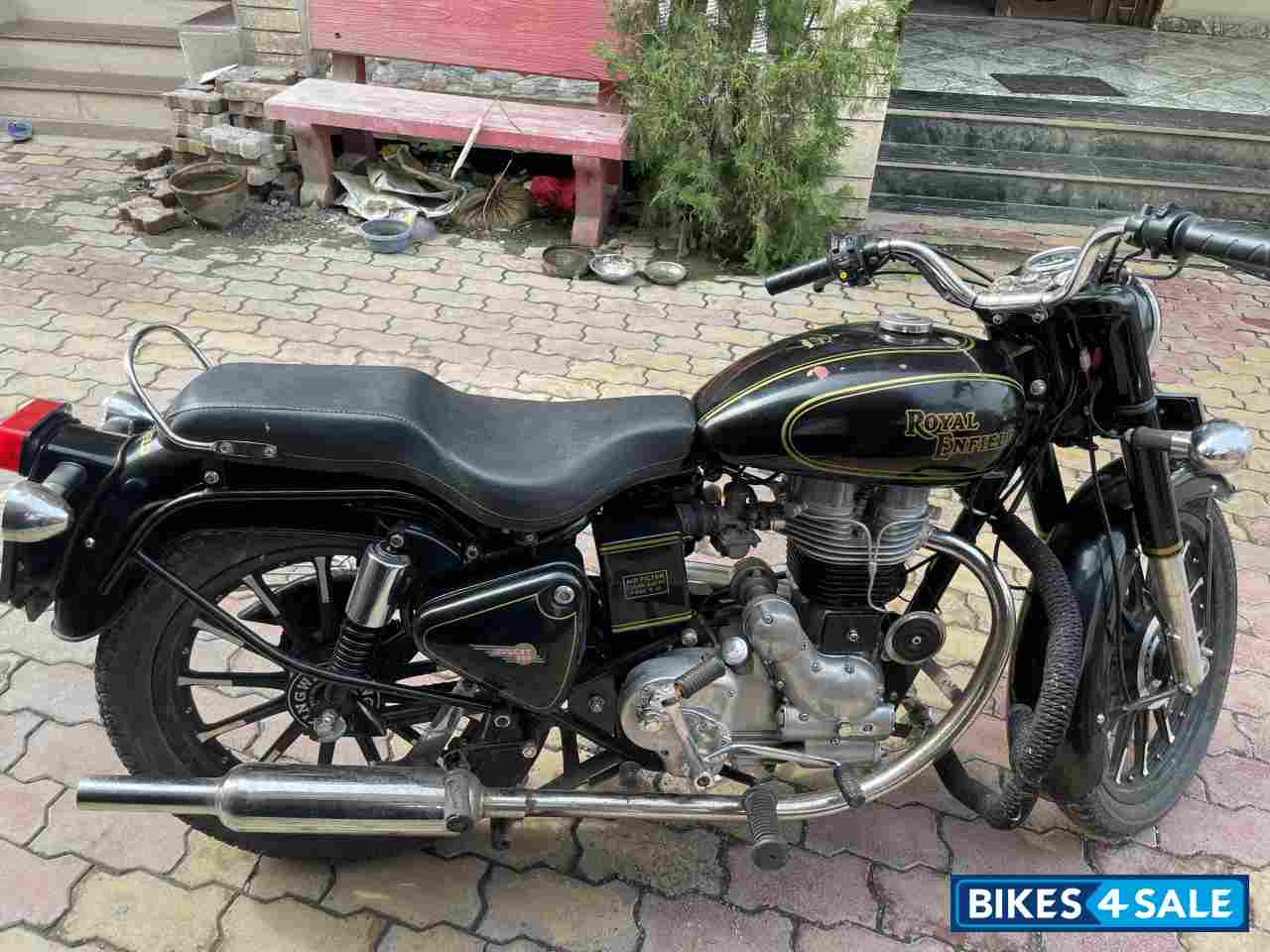 Black Royal Enfield Classic 350