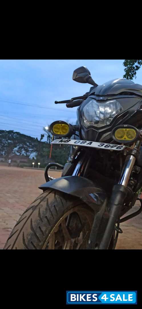Black Bajaj Pulsar 200 NS