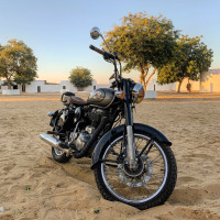 Silver Royal Enfield Classic 500