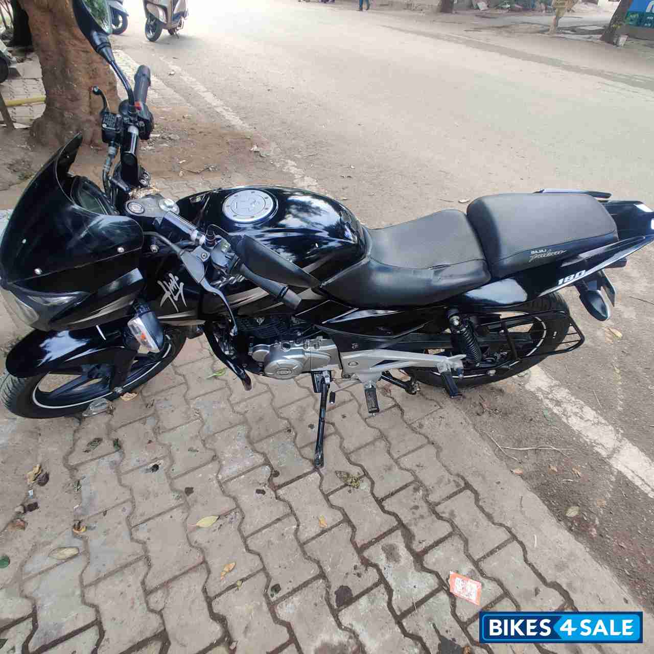 Black Bajaj Pulsar 180 DTSi