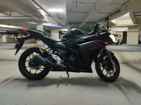 Black Yamaha YZF R3