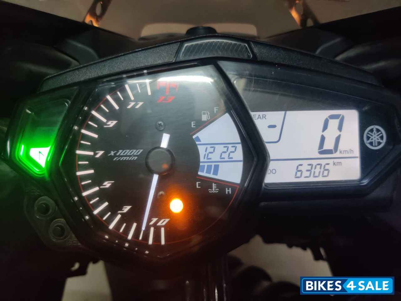 Black Yamaha YZF R3 Black Yamaha YZF R3