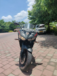 Black Yamaha YZF R3