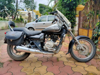 Black Bajaj Avenger Cruise 220
