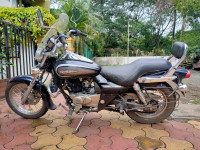 Black Bajaj Avenger Cruise 220