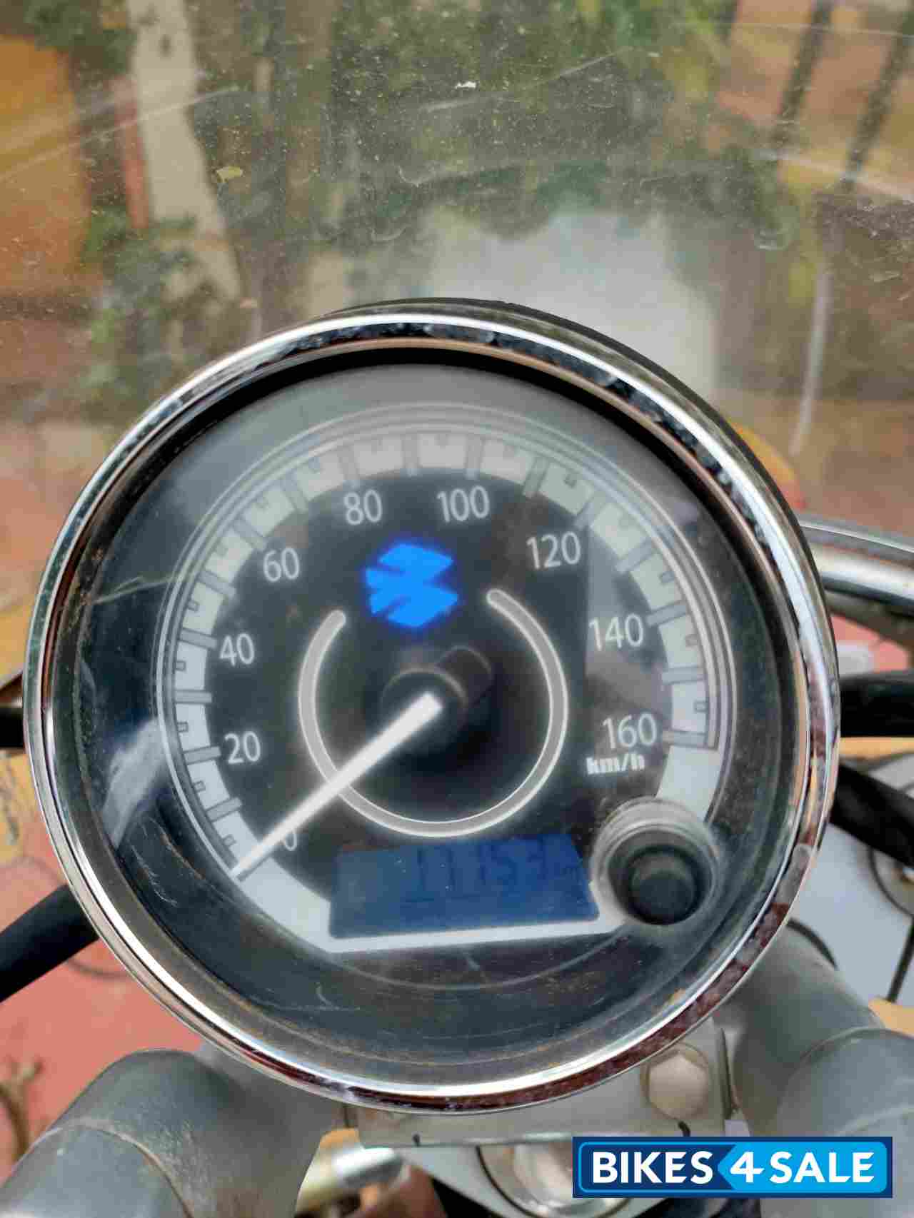 Black Bajaj Avenger Cruise 220