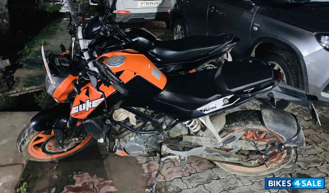 Orange Black KTM Duke 200