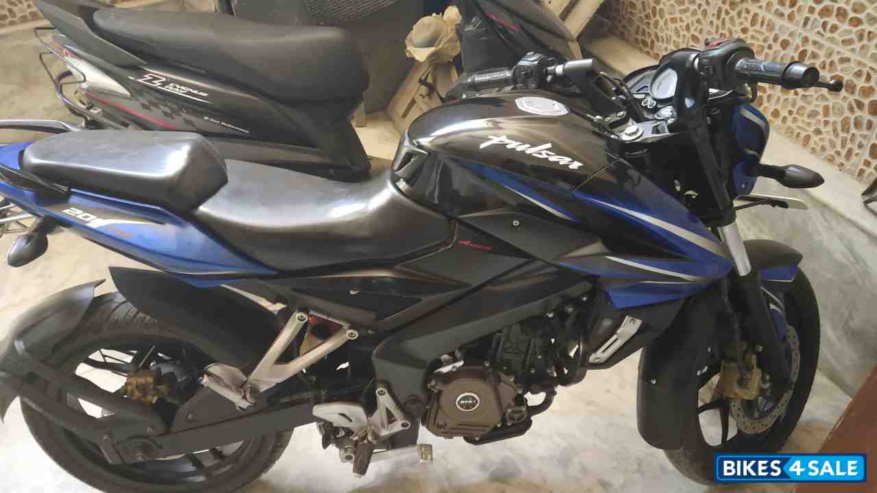 Bajaj Pulsar 200 NS