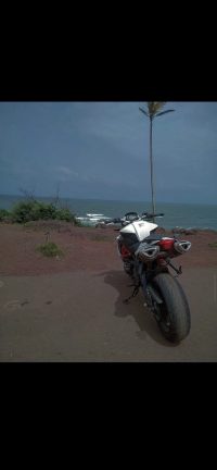 White Benelli TNT 600 i