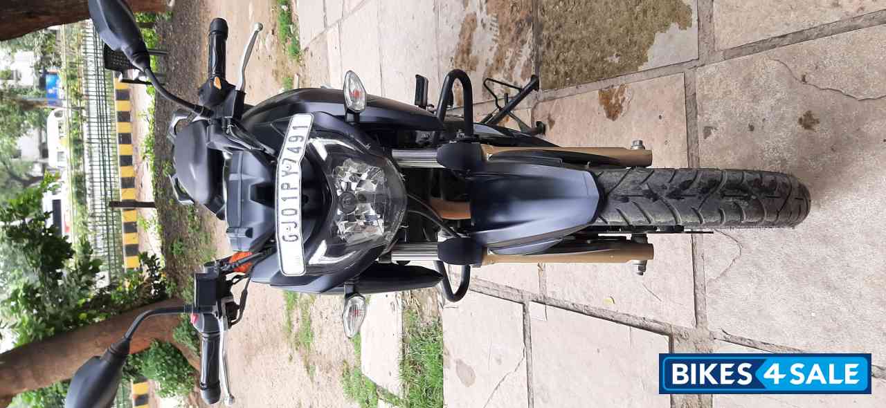 Matt Black TVS Apache RTR 200 4V