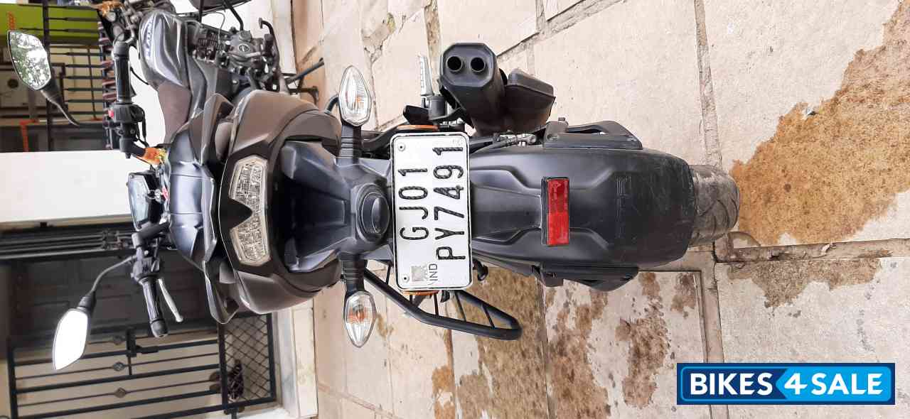 Matt Black TVS Apache RTR 200 4V