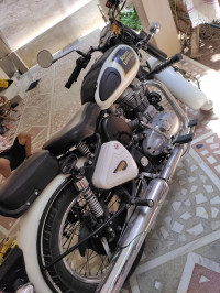 White Royal Enfield Classic 350 Single Channel BS6