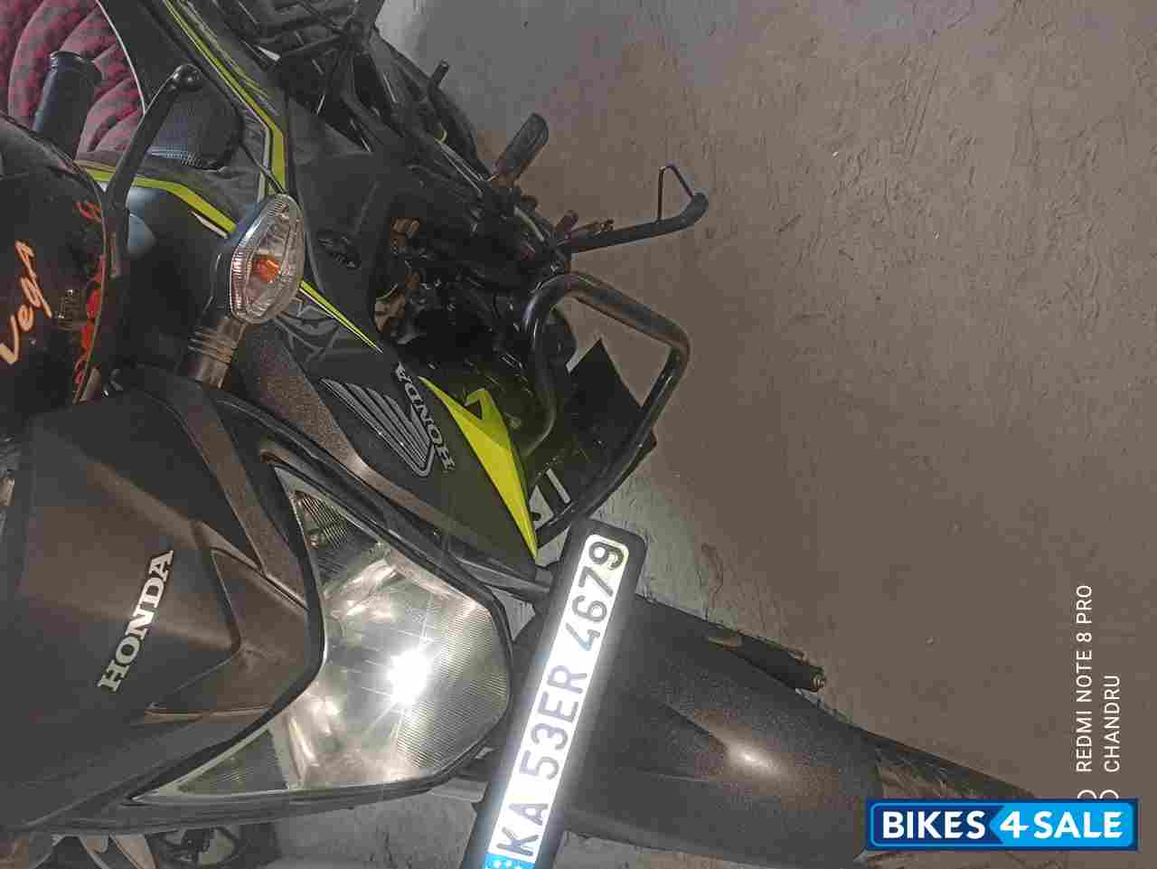 Green Honda CB Hornet 160R