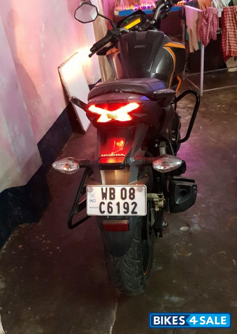 Honda CB Hornet 160R