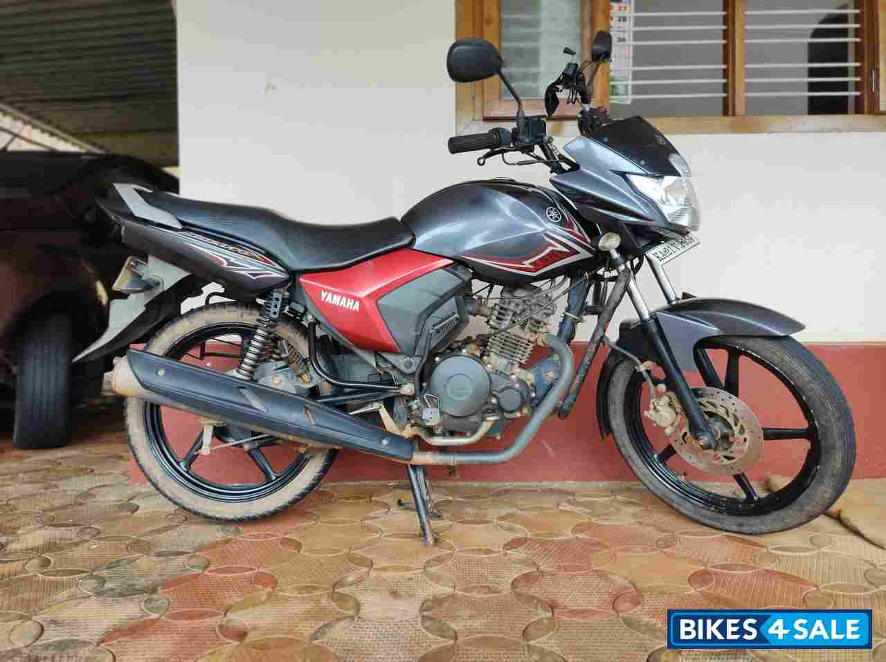 Grey Yamaha Saluto 125