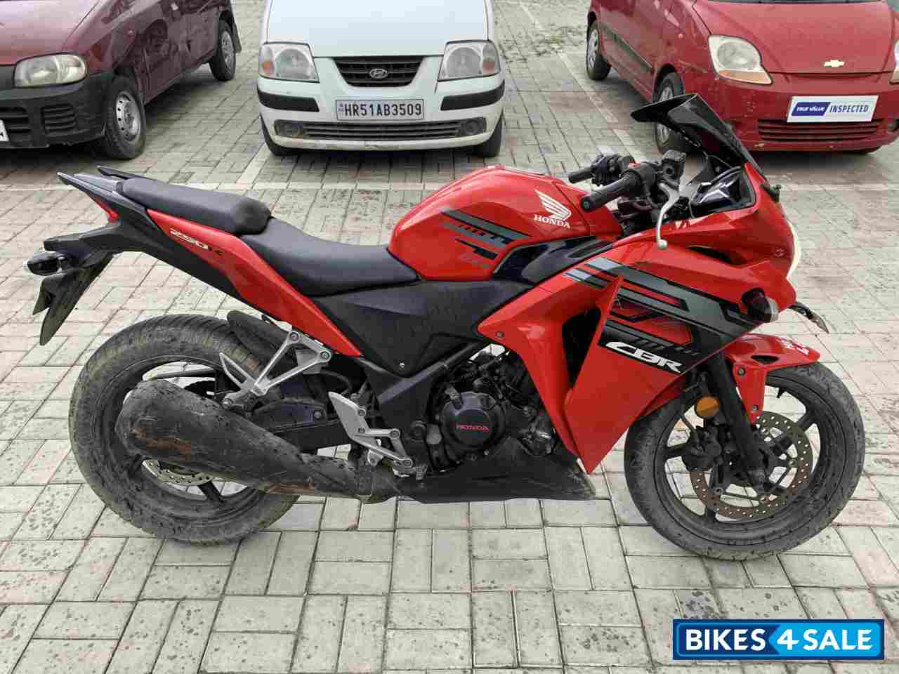 Red Honda CBR 250R