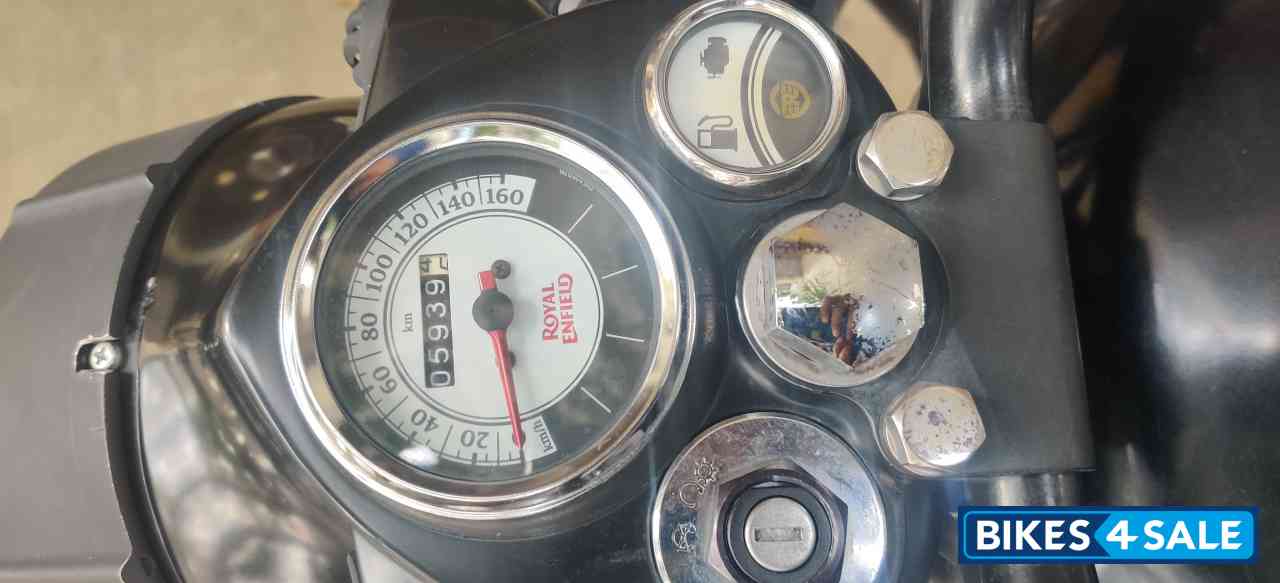 Royal Enfield Classic Stealth Black