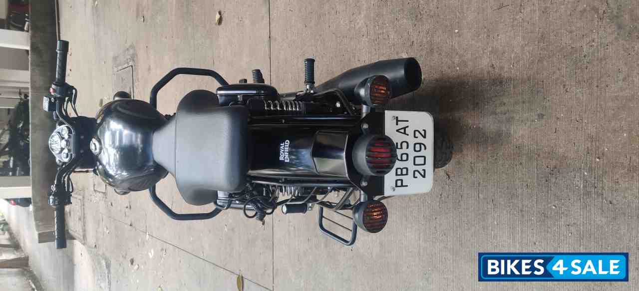 Royal Enfield Classic Stealth Black