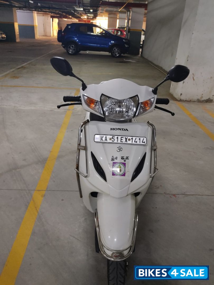 White Honda Activa 4G